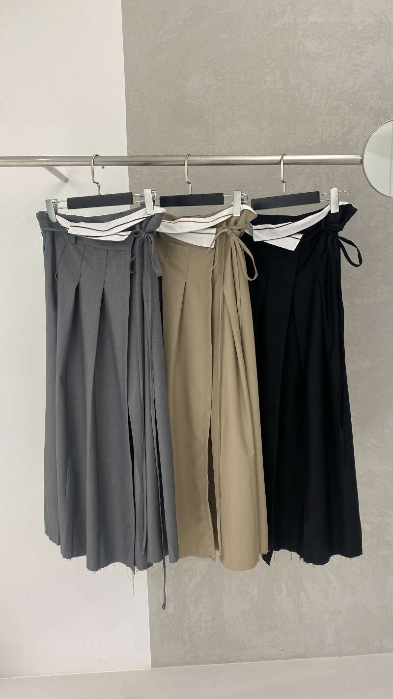 Side tied long skirt