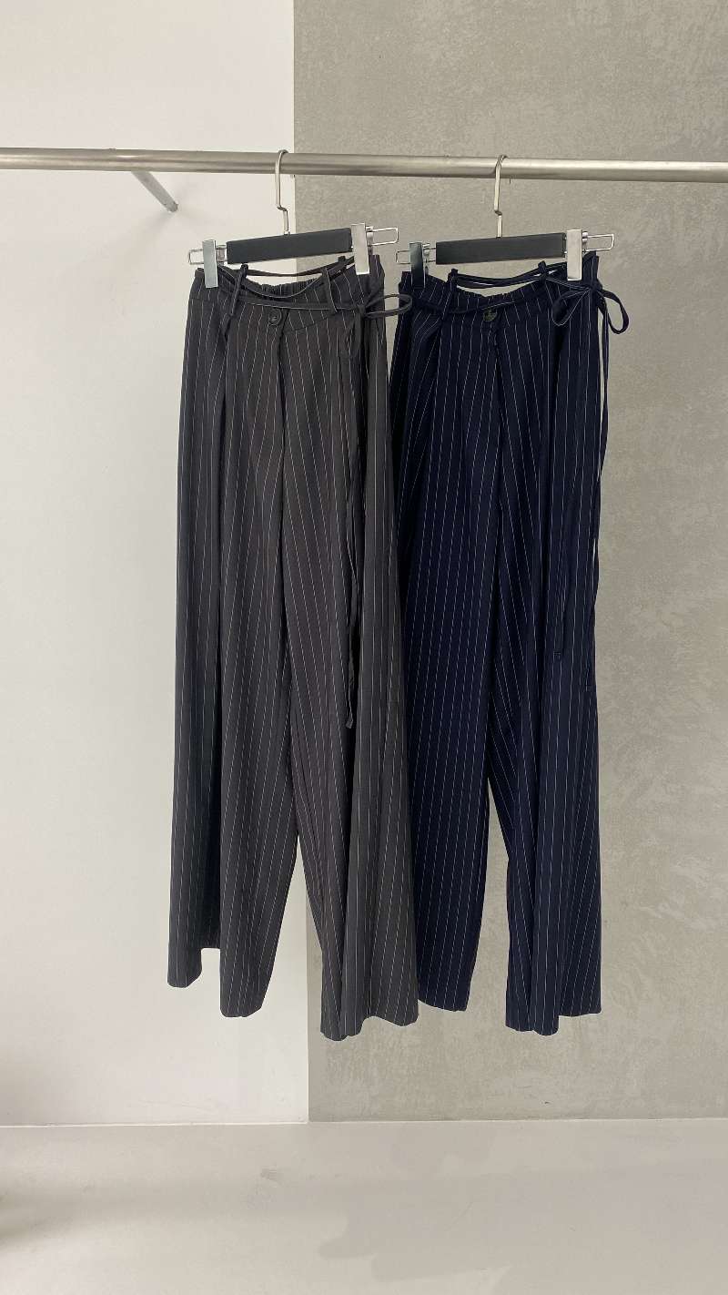 Straight wide-leg trousers