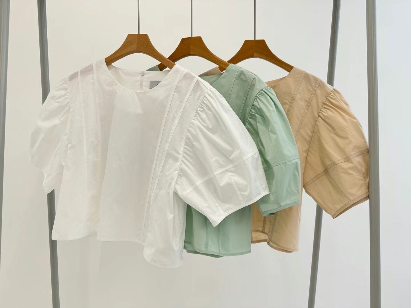 puff sleeve shirt