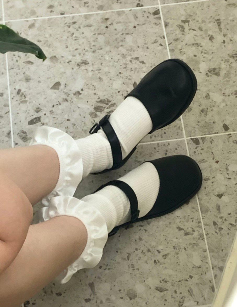 反邊襪($100/2對)