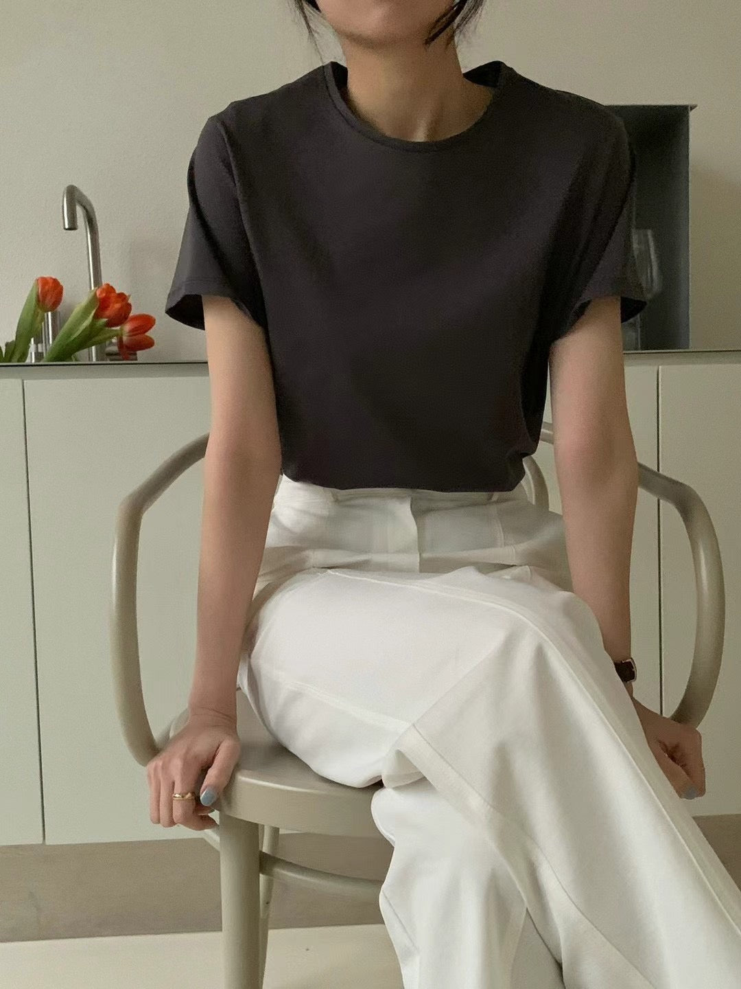 Solid color slip material Tee