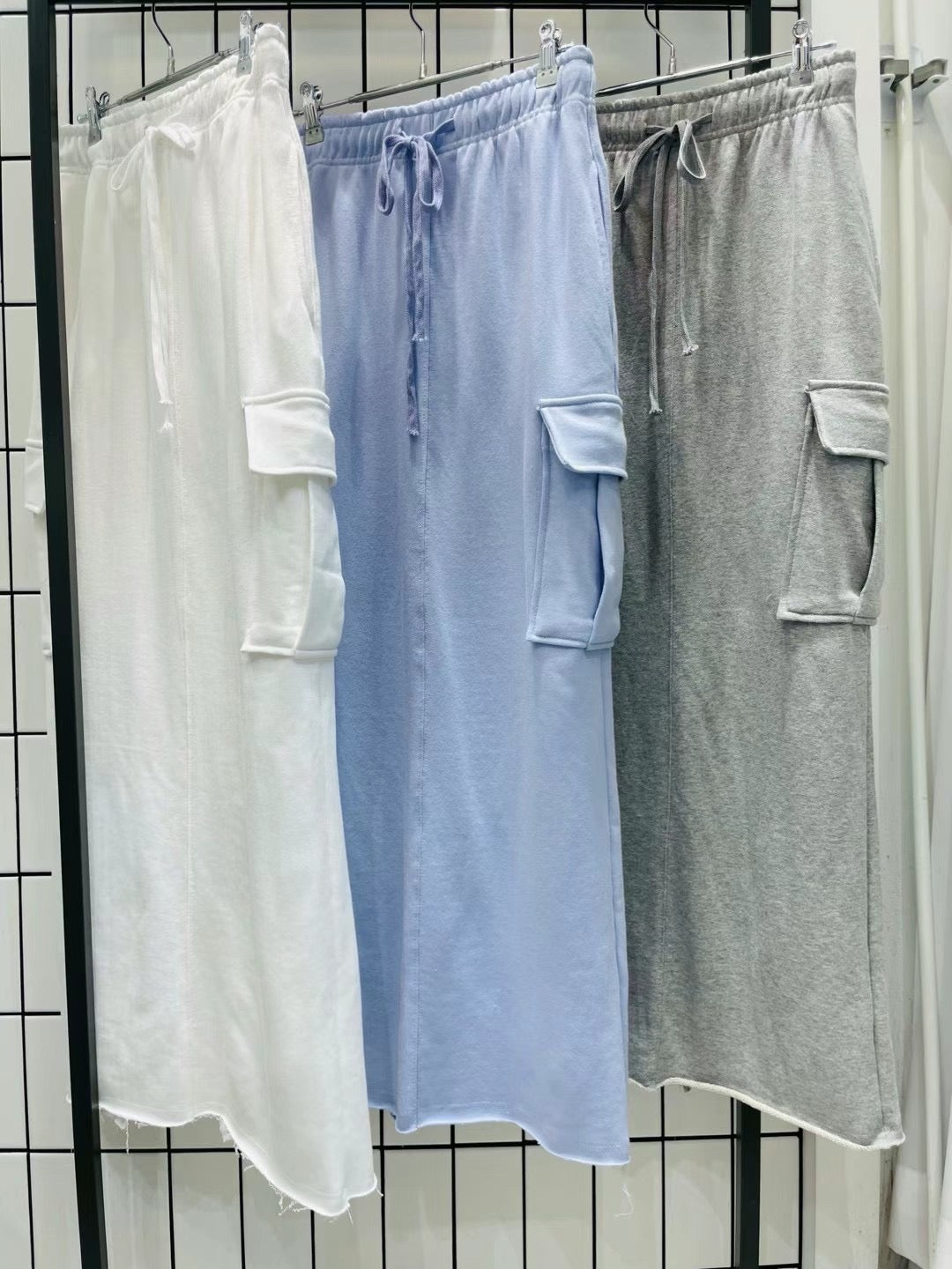 Two-pocket cloth long skirt