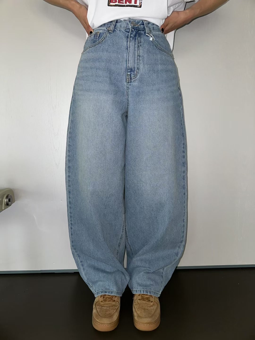 暗直紋闊腳牛仔褲