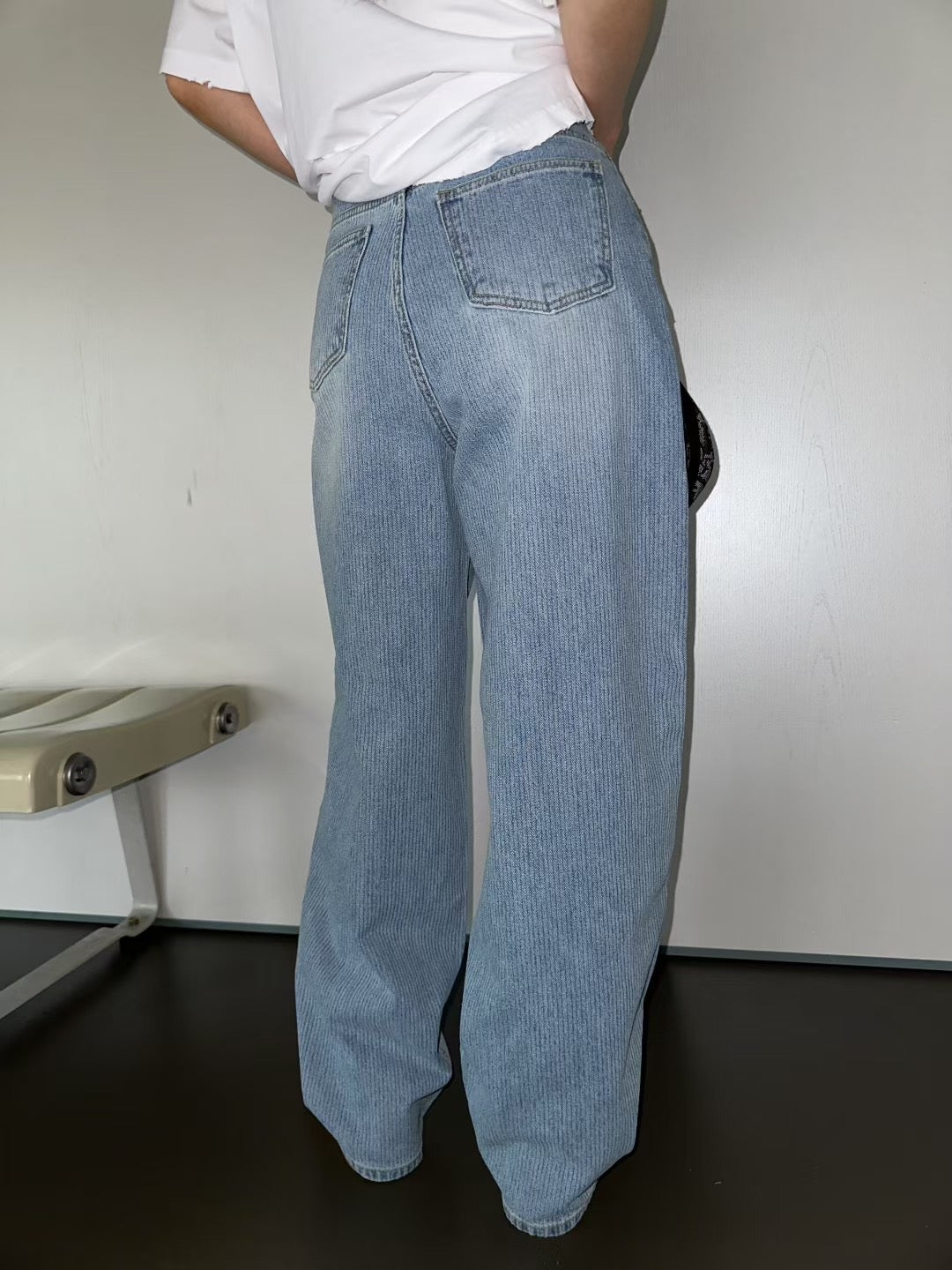 暗直紋闊腳牛仔褲