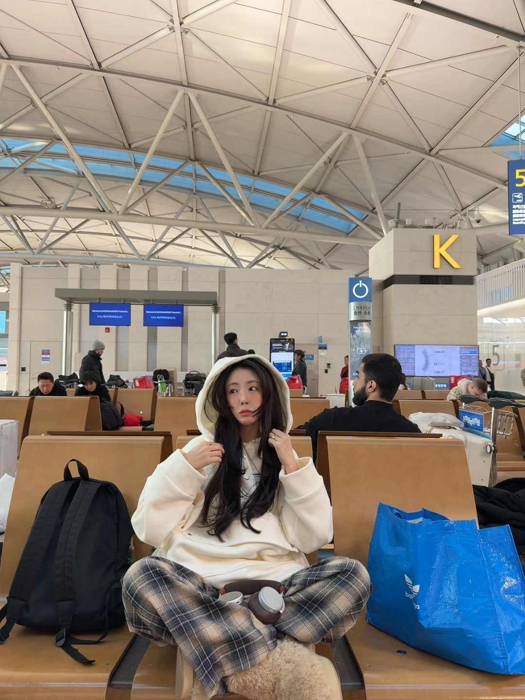 絨面前袋有帽衛衣