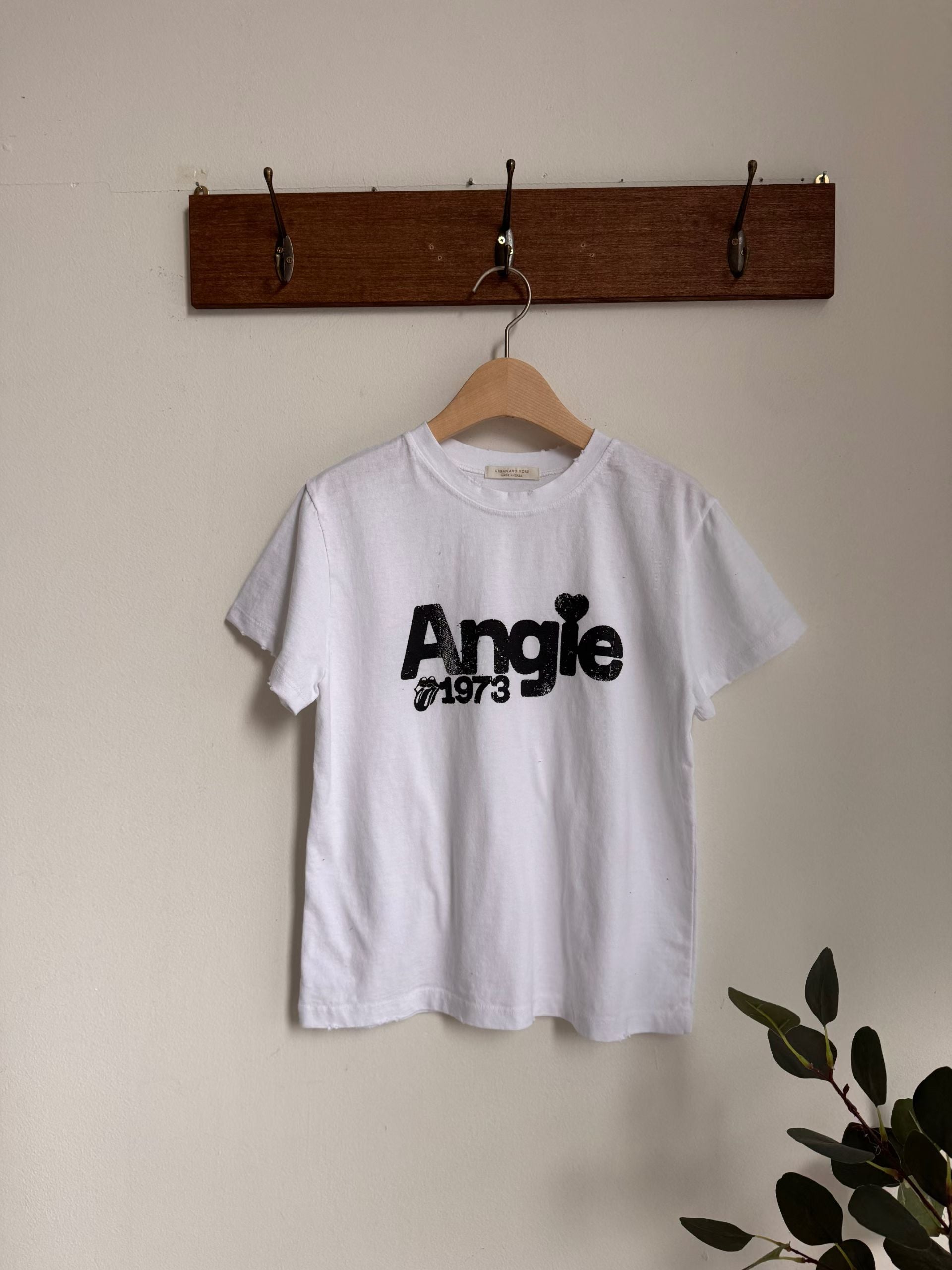 ‘’Angie”洗水Tee