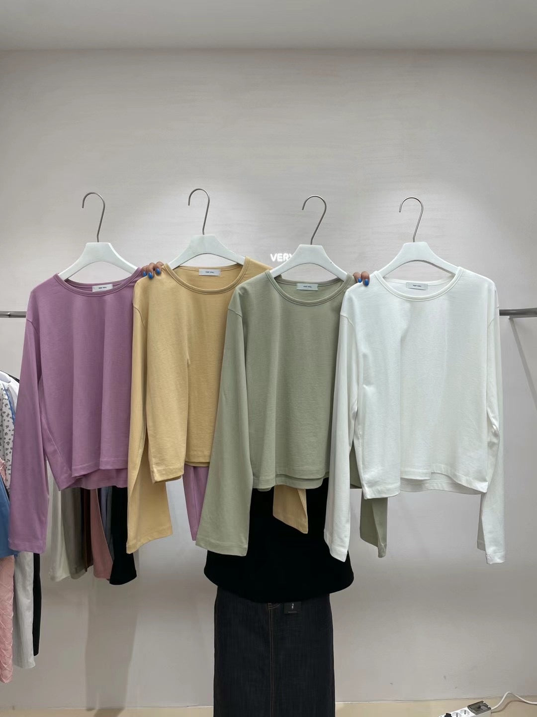 Wide sleeve solid color Tee