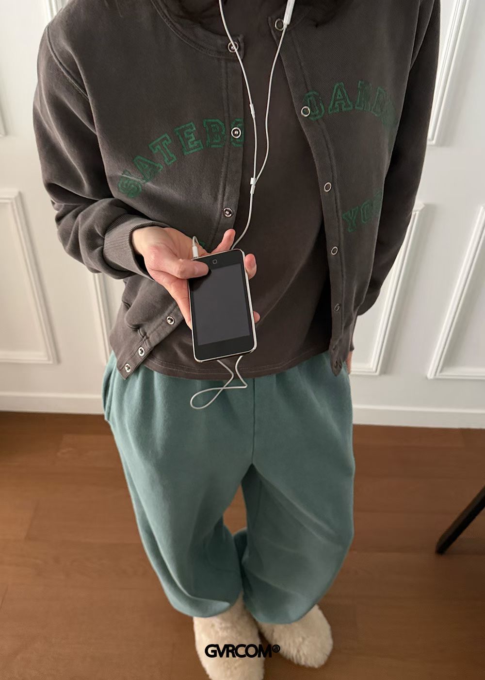 英文字洗水啪鈕外套