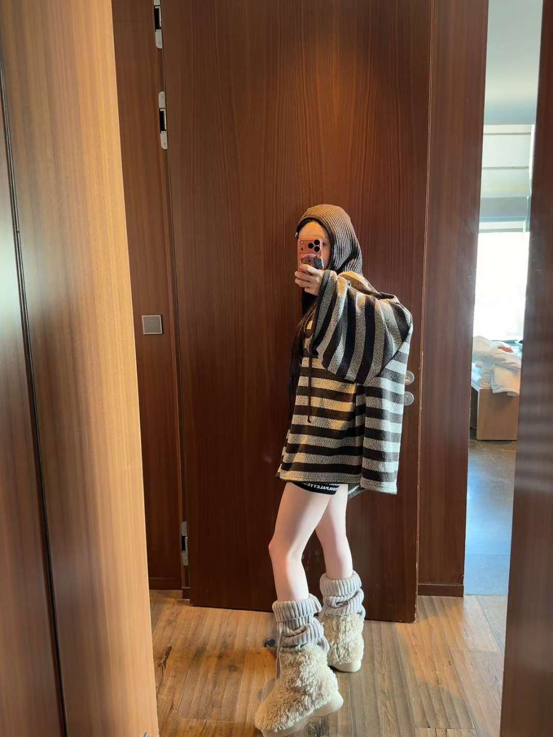 橫間有帽長冷連身裙