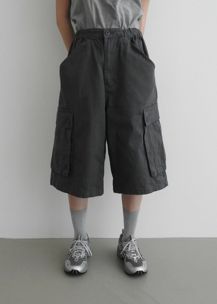 Two-pocket pullover shorts