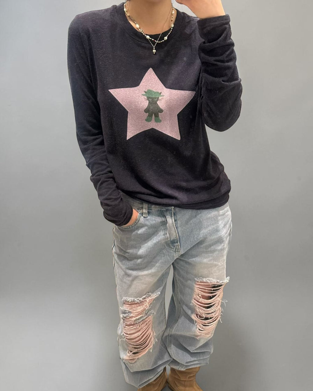 拼粉紅爛牛仔褲