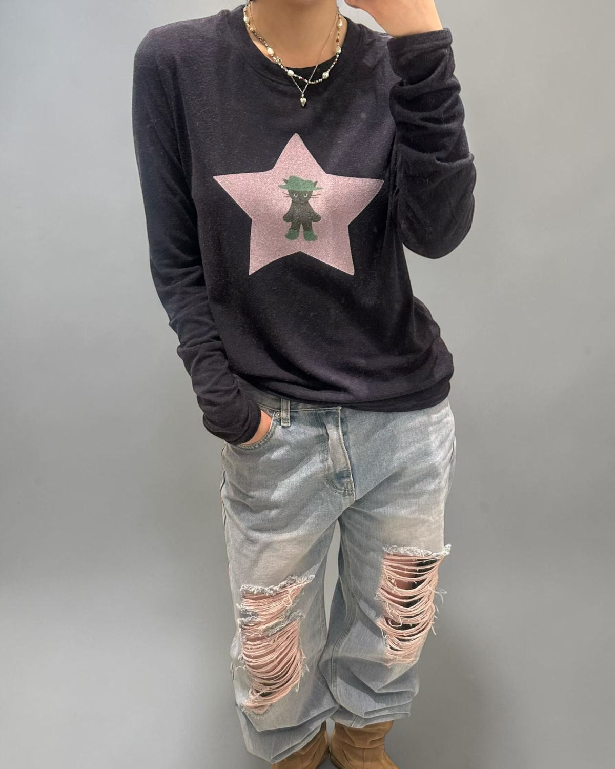 拼粉紅爛牛仔褲