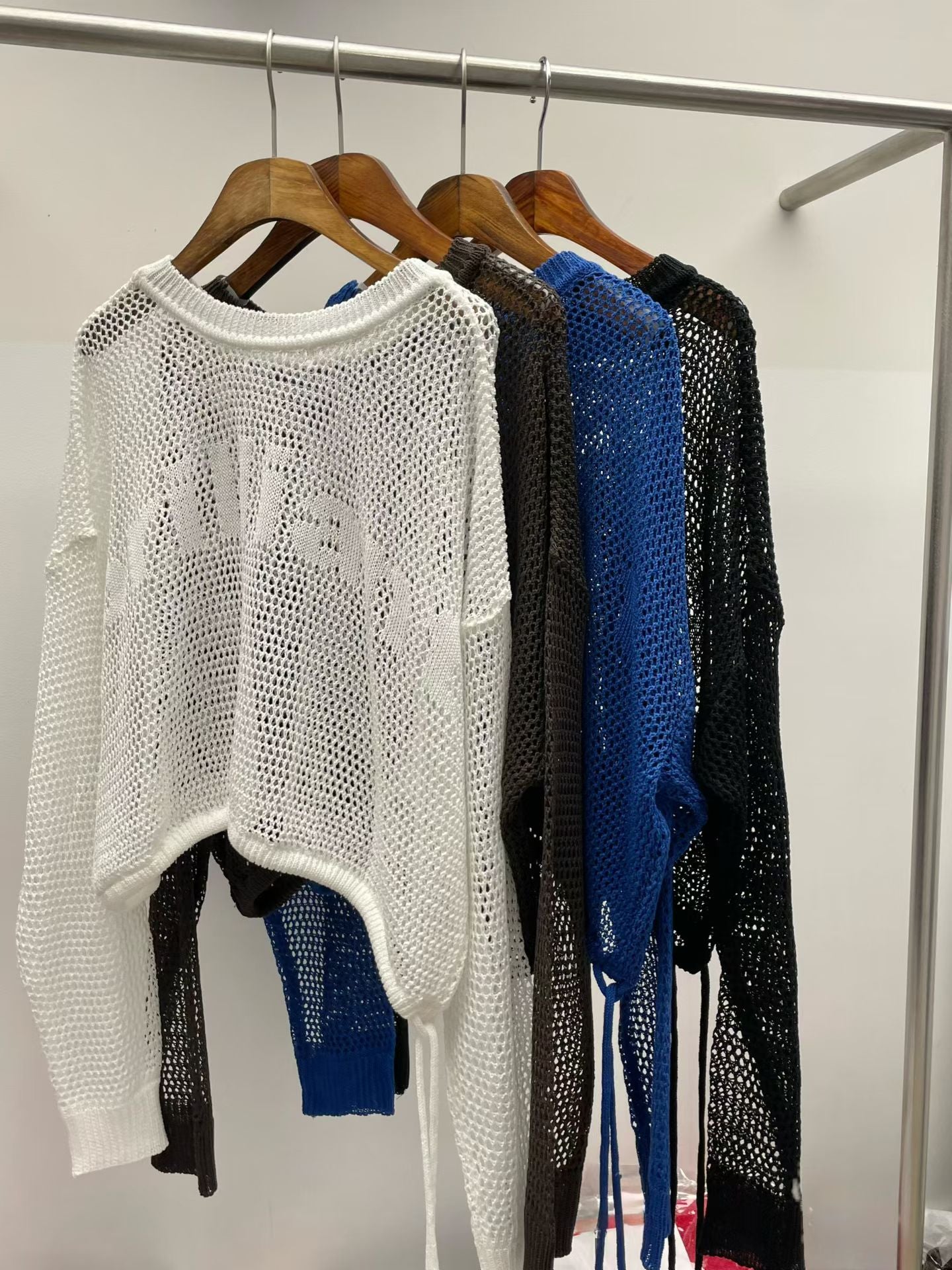 英文字束繩線Tee