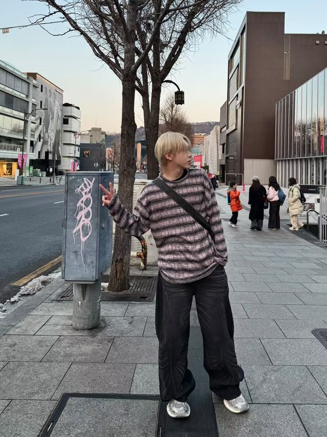 橫間薄線Tee