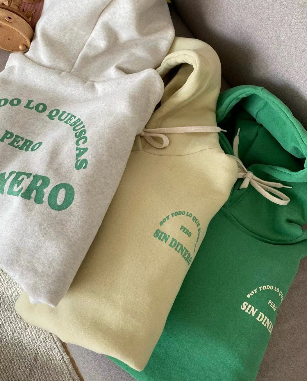 “SIN DINERO”有帽抓毛衛衣