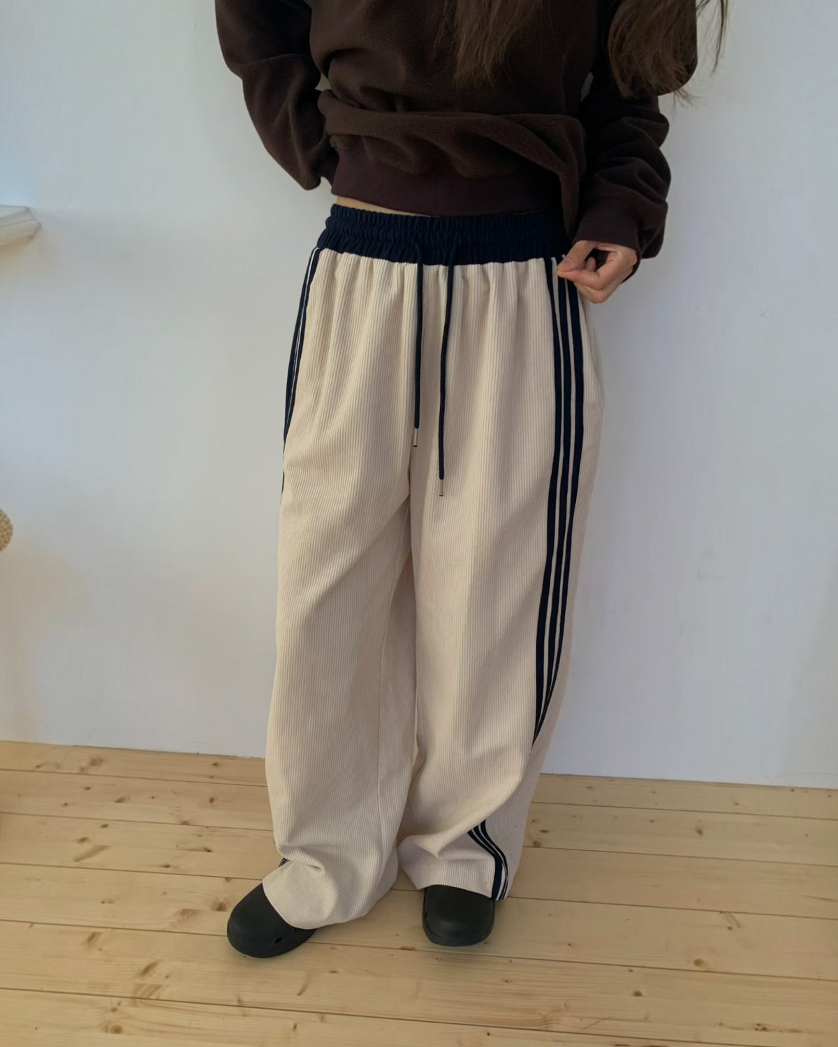 側兩間𢇁絨長褲