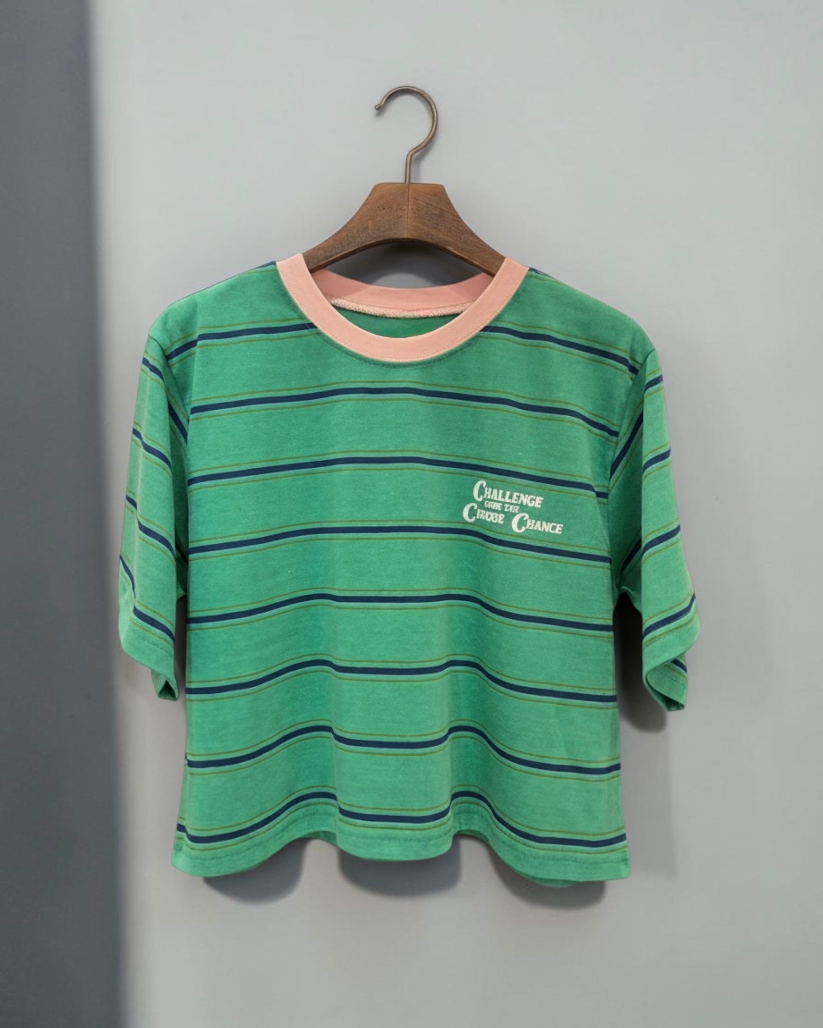 領撞色橫間短Tee