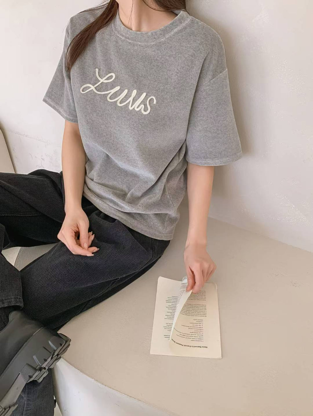 “Luns”絲絨Tee