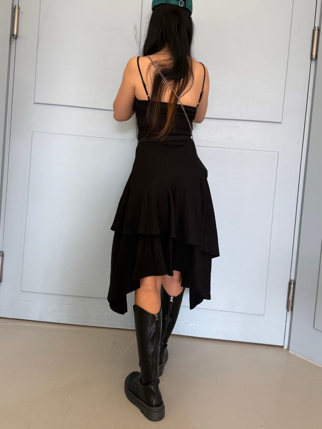 連belt不規則吊帶裙