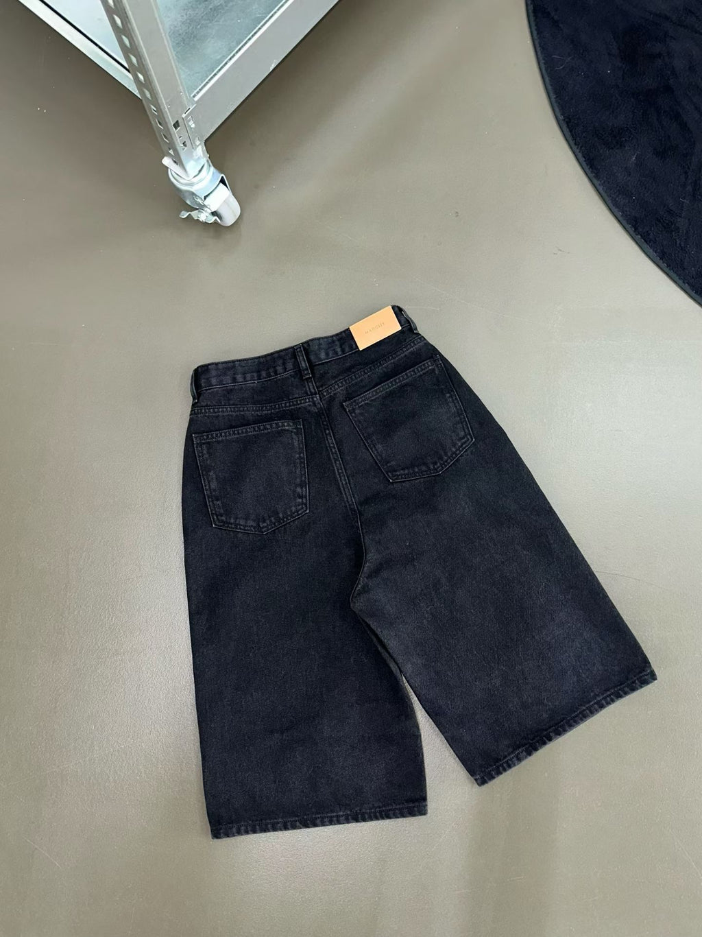 四骨牛仔短褲