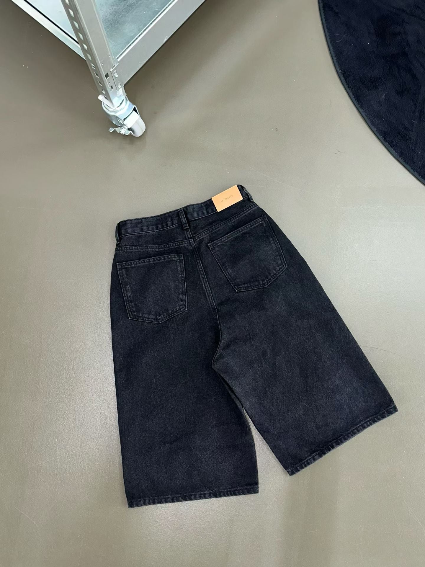 四骨牛仔短褲