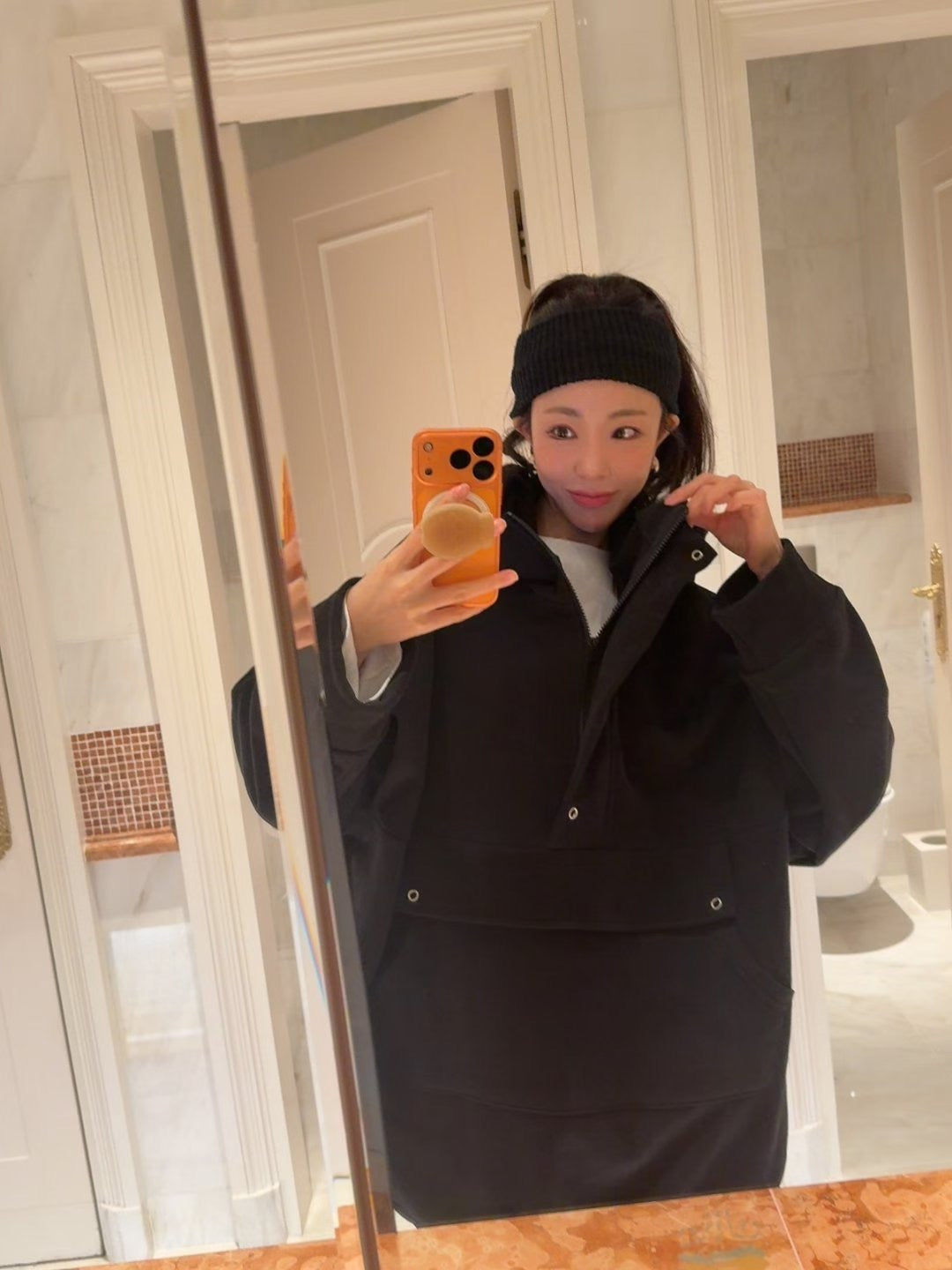 絨面前袋有帽衛衣