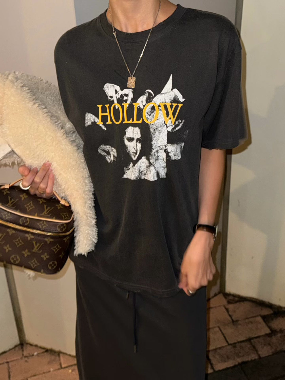 “HOLLOW” 長Tee