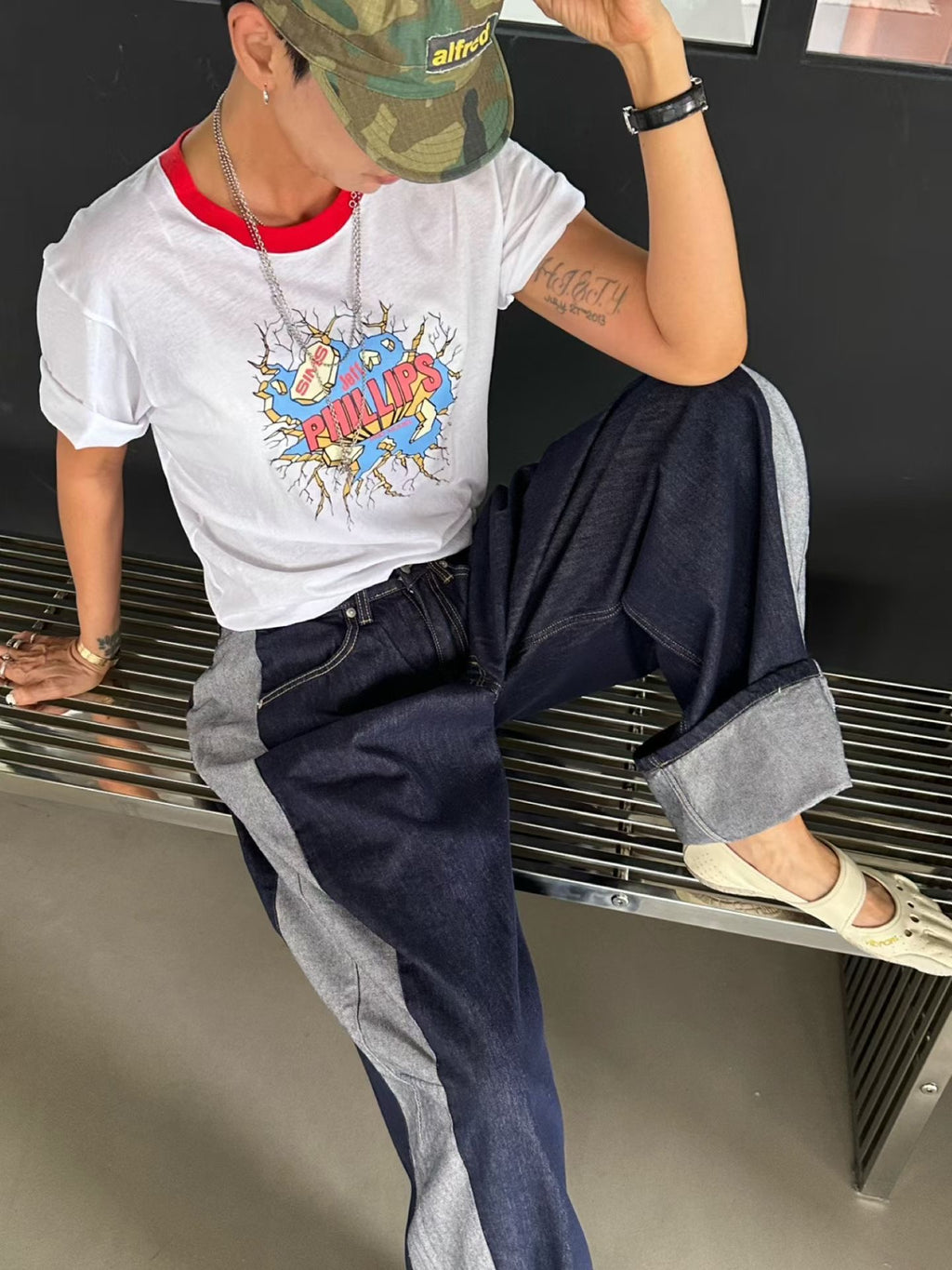 “Phillips”領拚色Tee