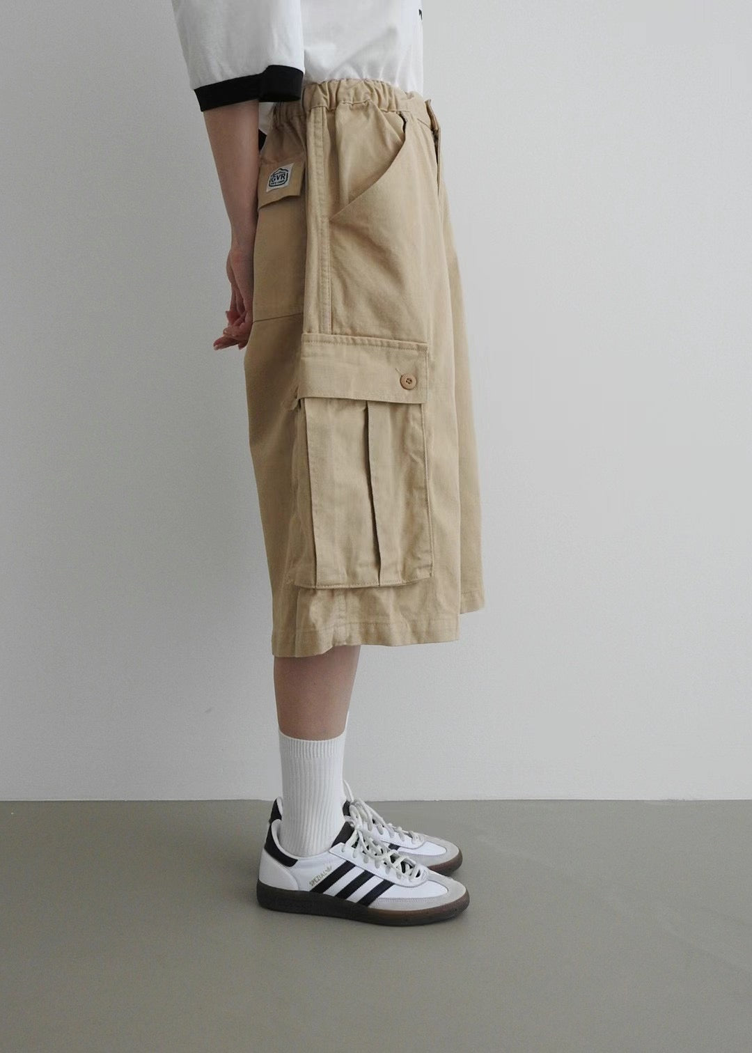 Two-pocket pullover shorts