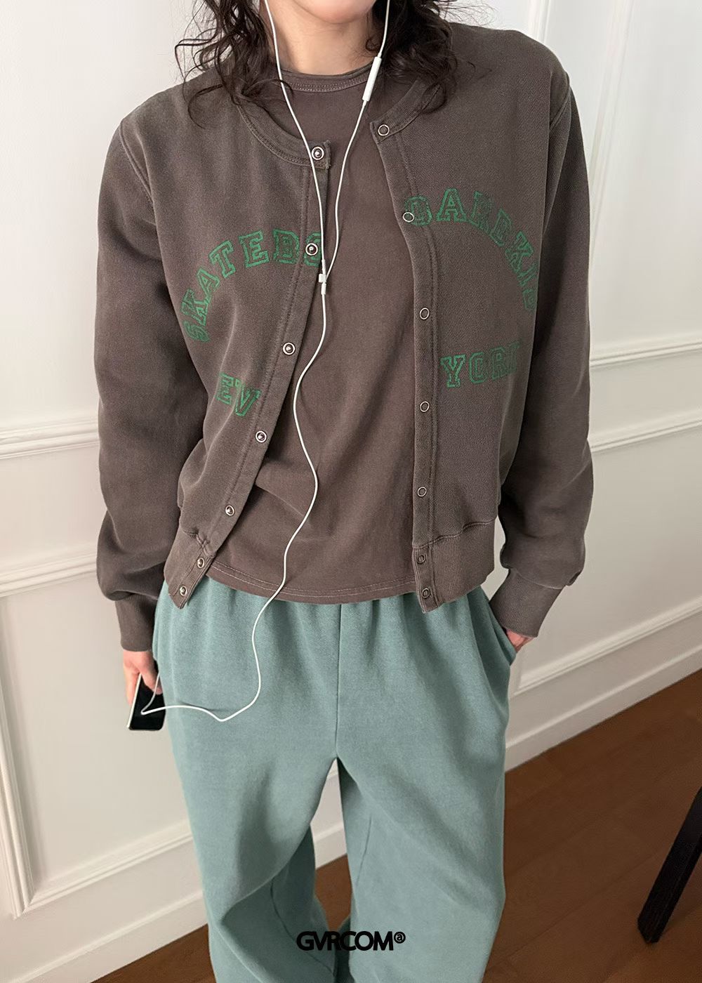 英文字洗水啪鈕外套