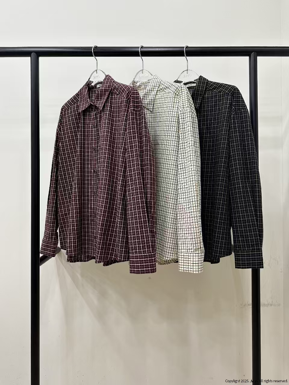 可斜扣格仔恤衫