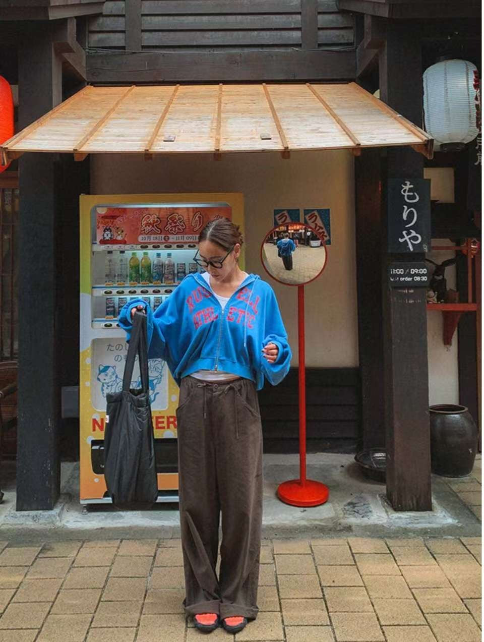 英文字有帽外套