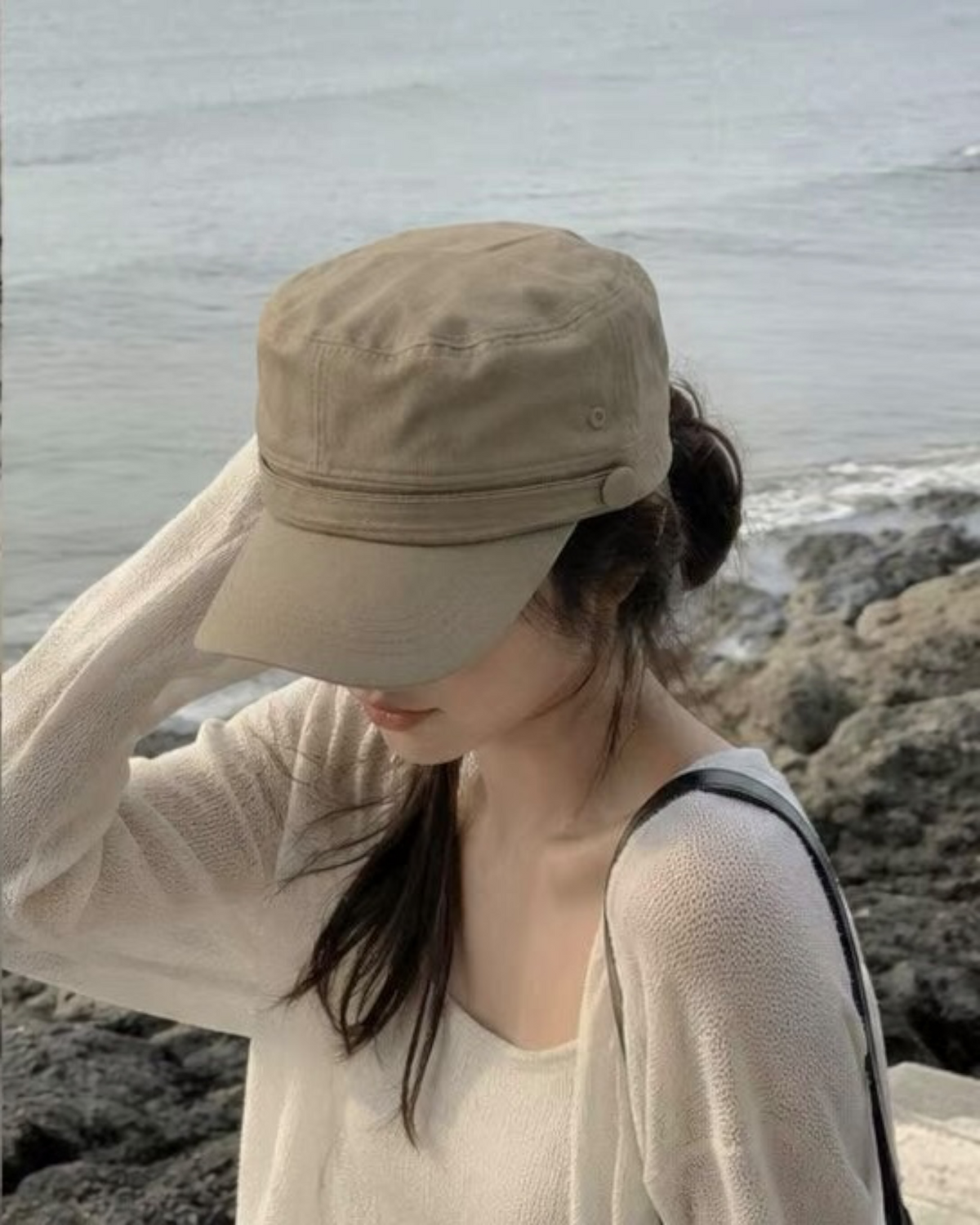 兩側扣軍帽