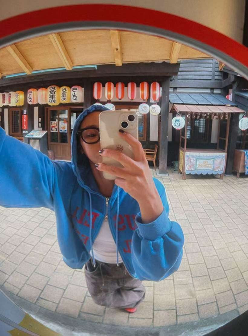 英文字有帽外套