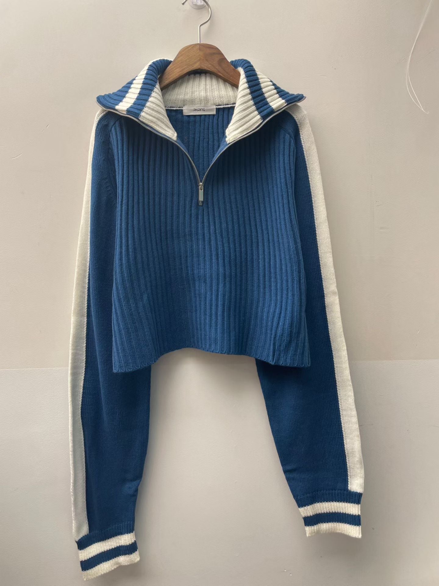 袖有間拉鍊冷衫