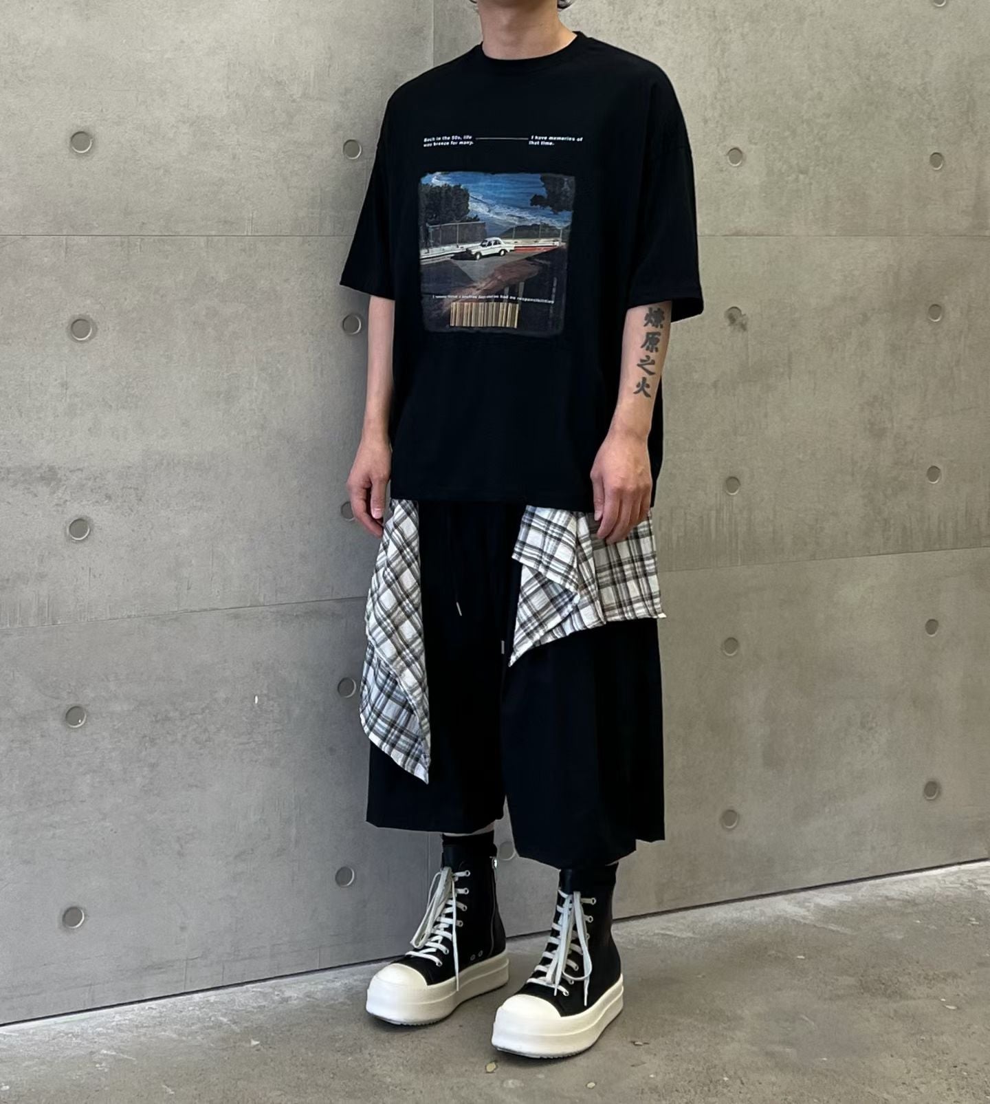 格仔披短褲