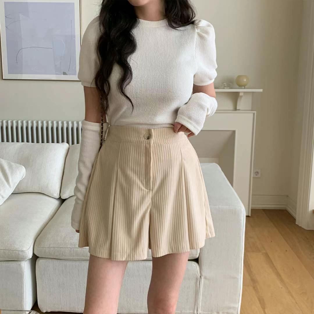 Light corduroy shorts