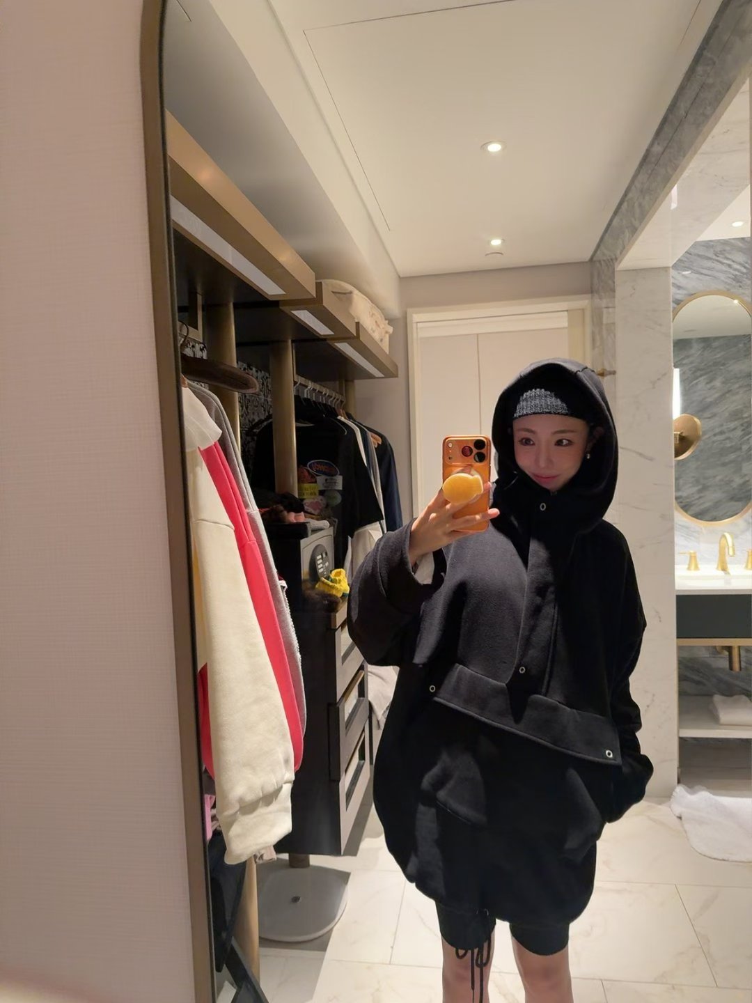 絨面前袋有帽衛衣