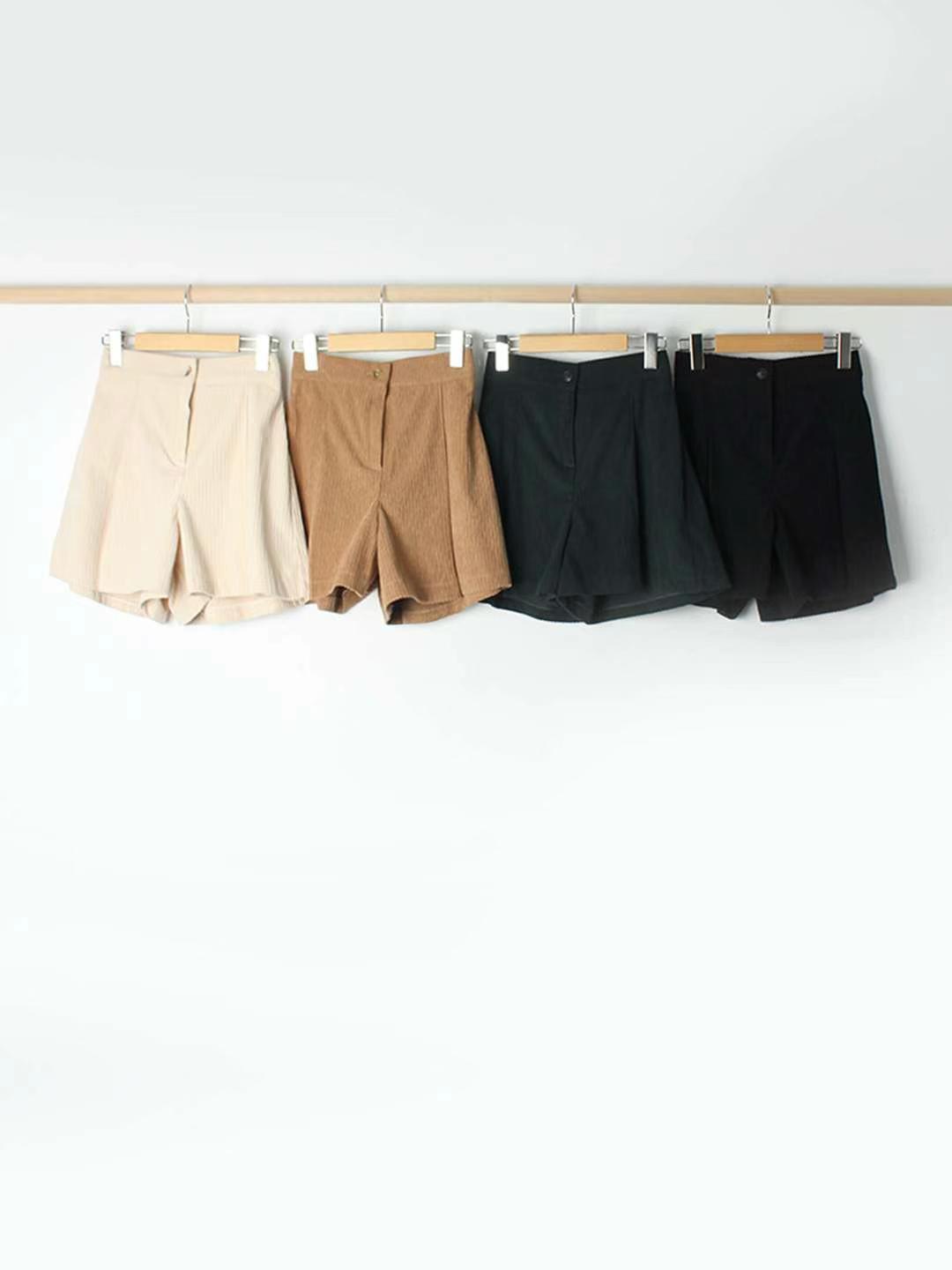 Light corduroy shorts