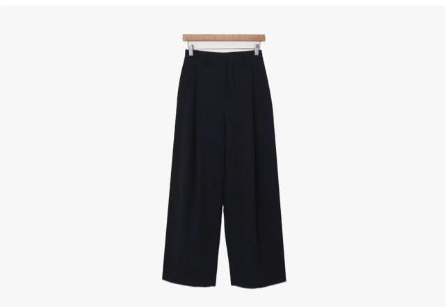 Light material trousers