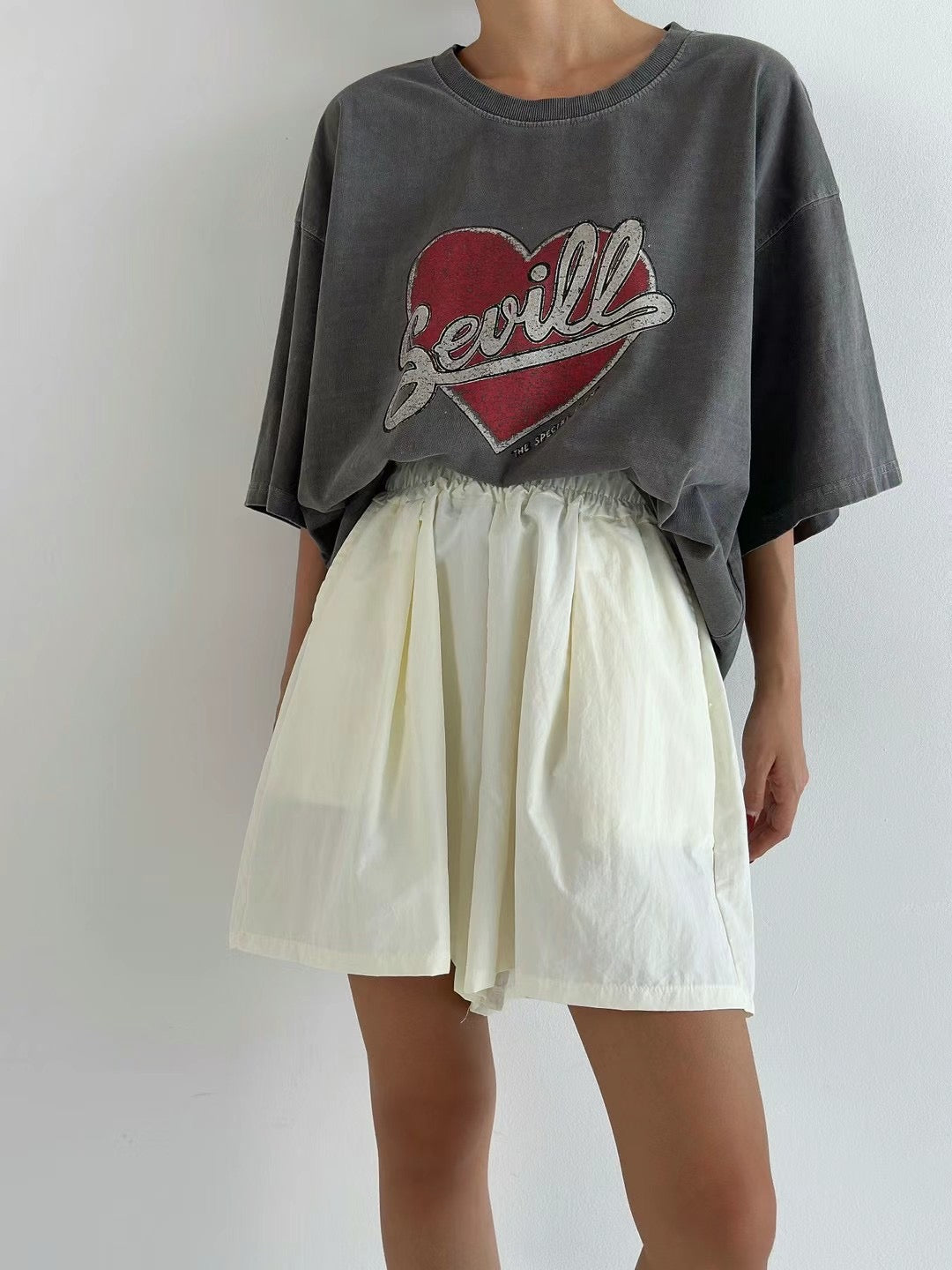 "Sevill" Tee with a long heart