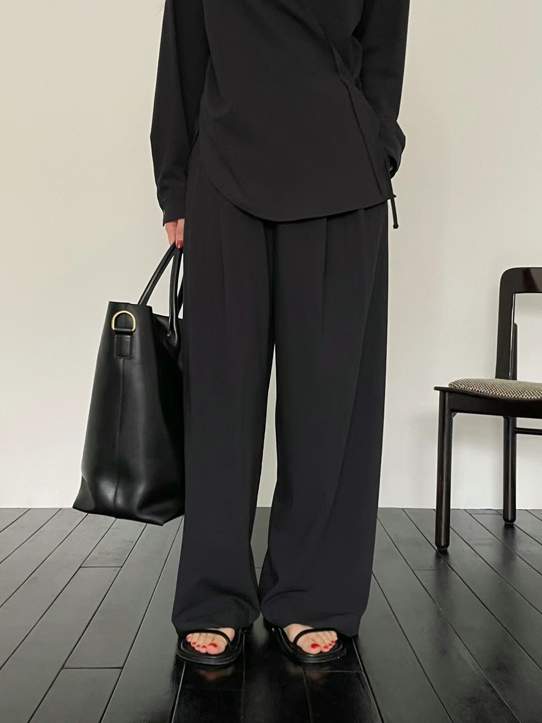 Tailor-made trousers (side-button shirts can be purchased separately for a set)