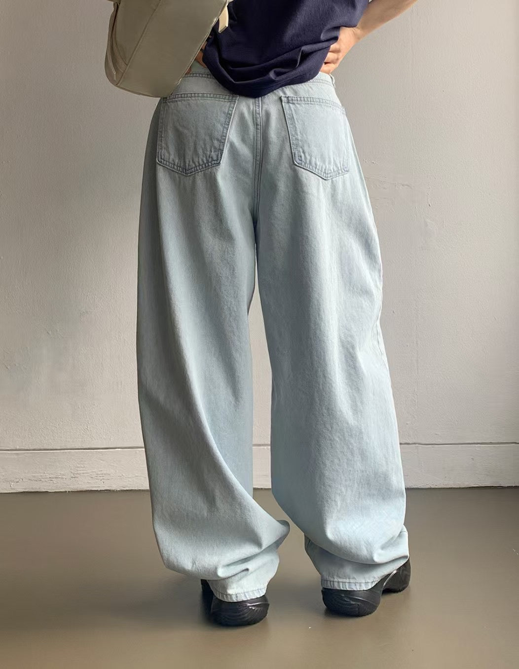 闊腳爛牛仔褲