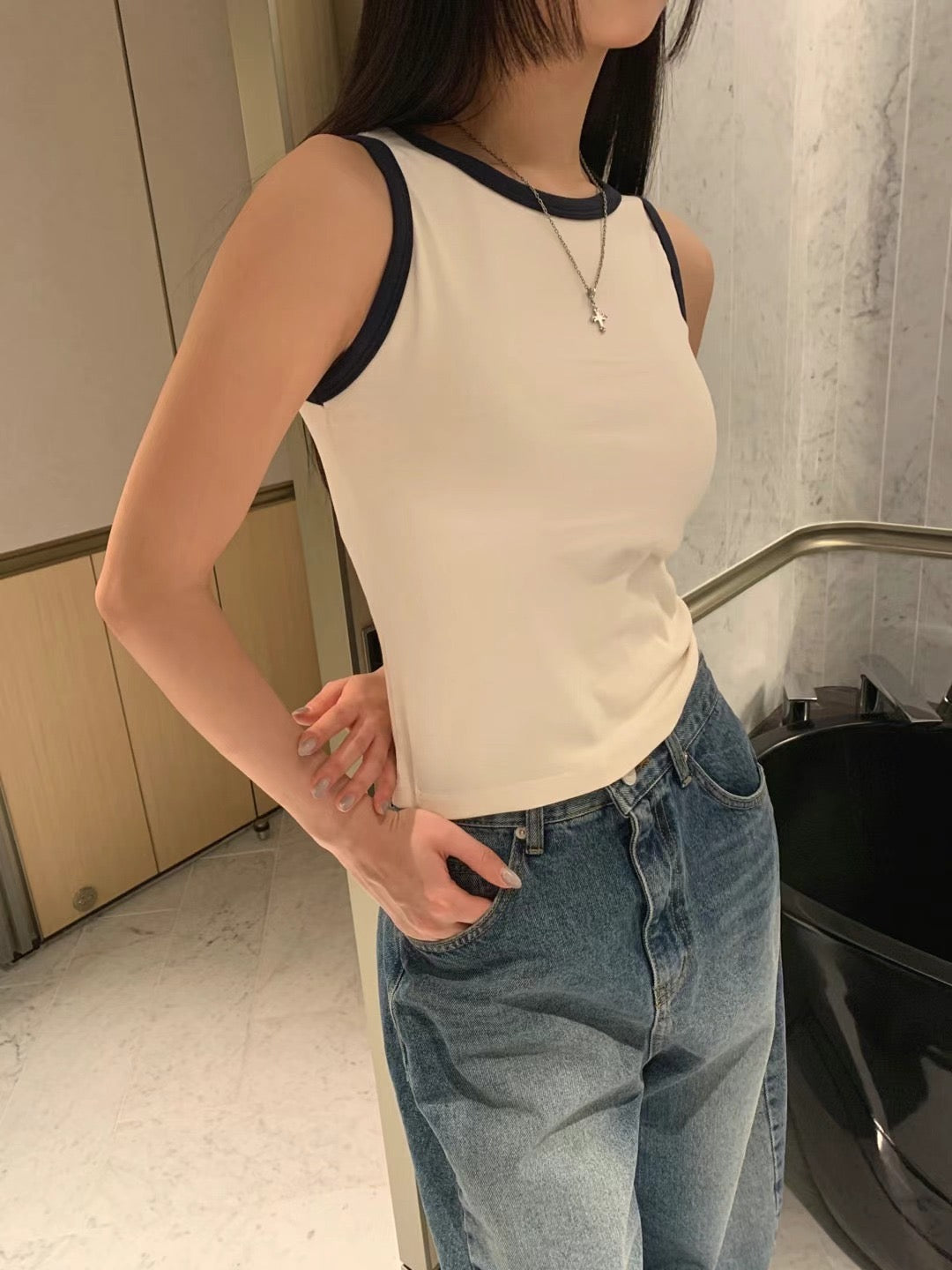 拚色邊背心