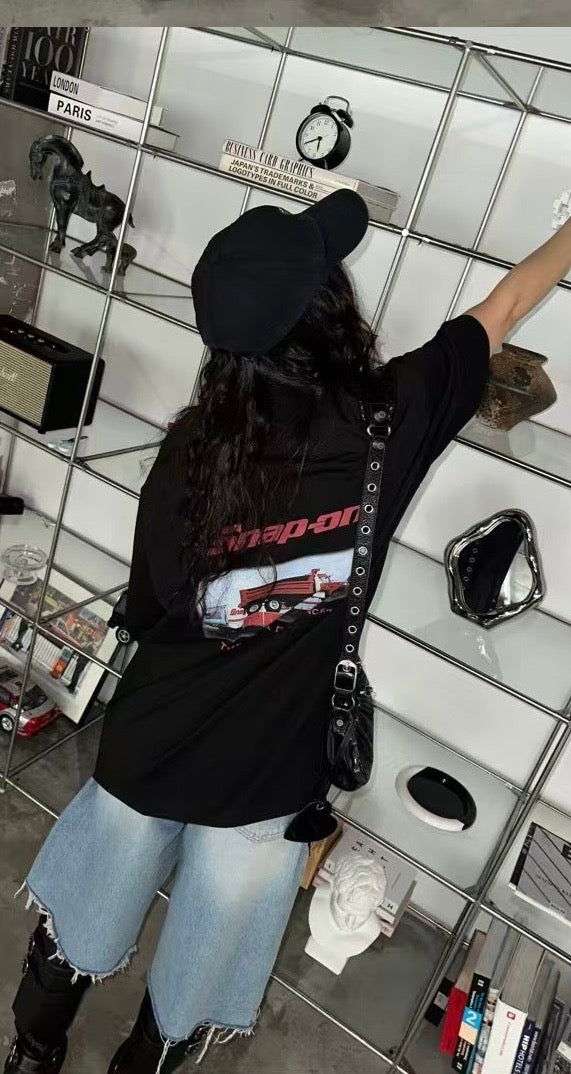 背”Snap -on”圖案長Tee