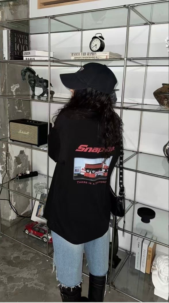 背”Snap -on”圖案長Tee