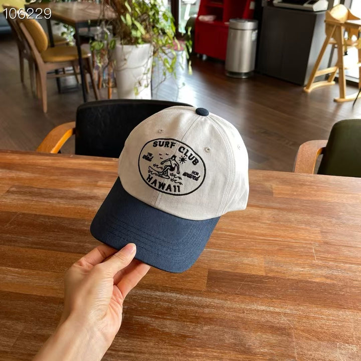 “Weekend Holiday”撞色Cap