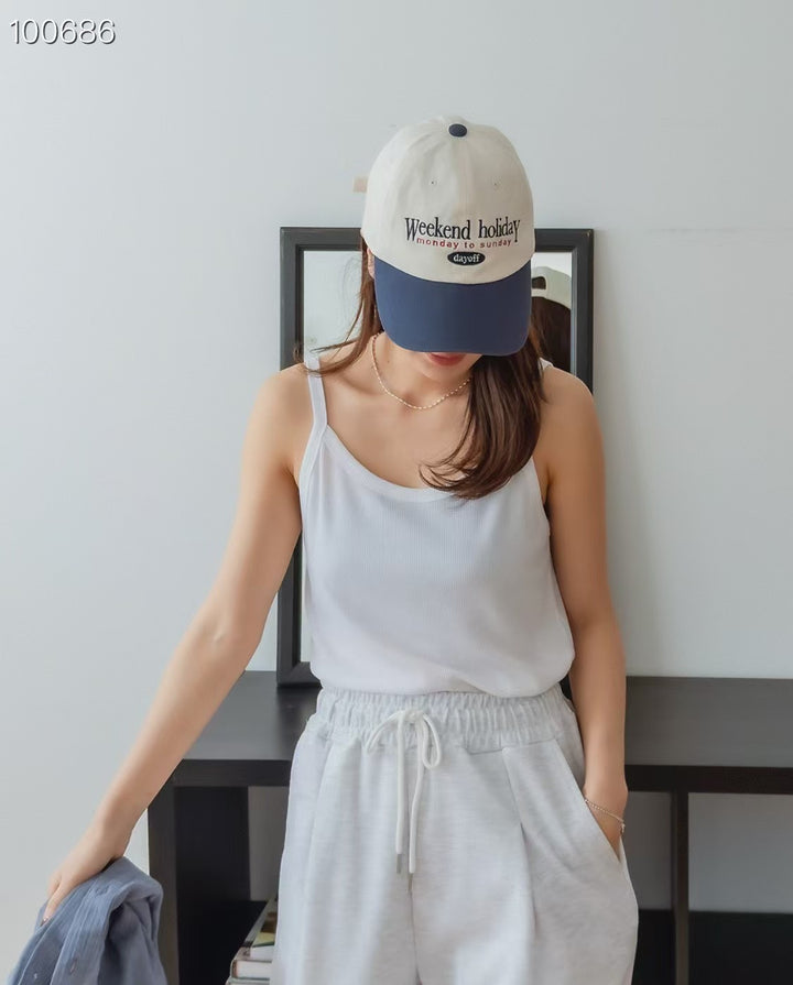 “Weekend Holiday”撞色Cap