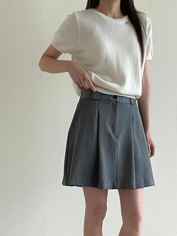 pleated short culottes