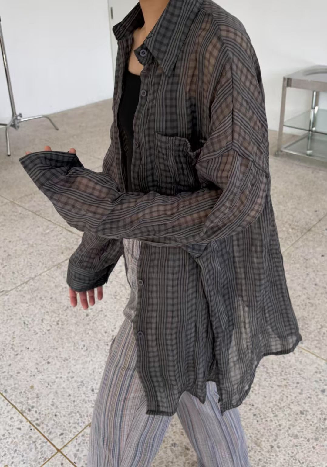 暗間透恤衫